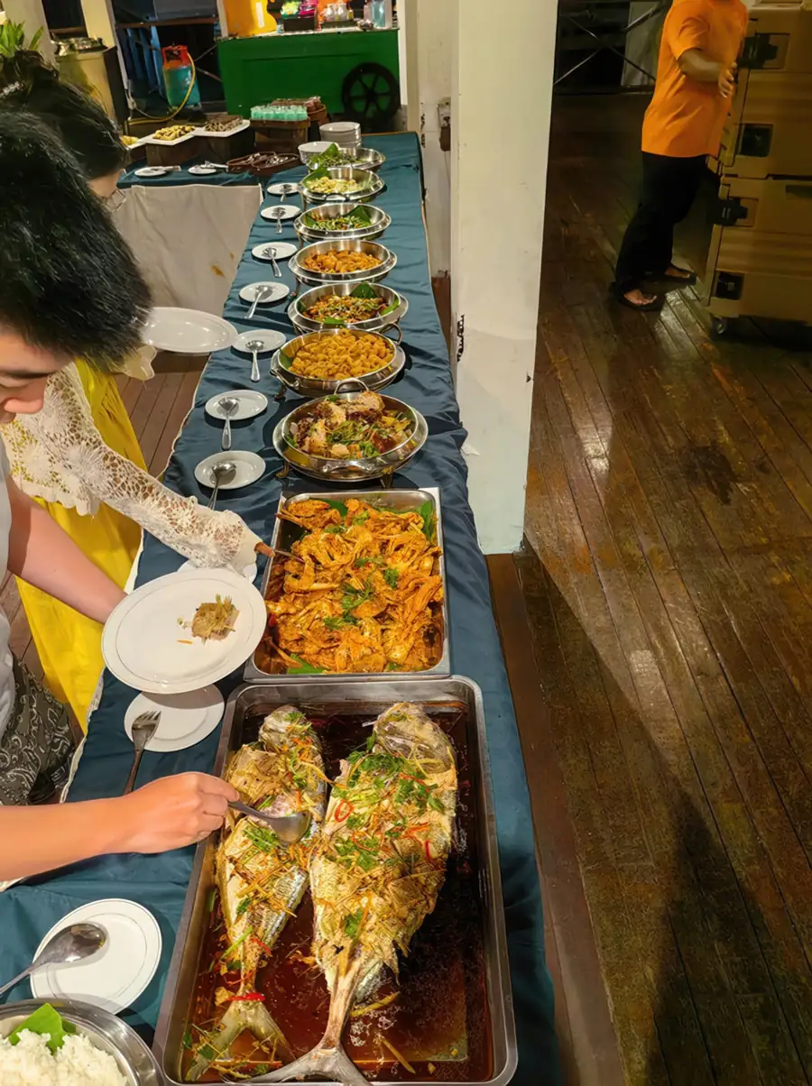 Buffet spread at Sea Star Resort featuring local Sabahan, Chinese and international dishes